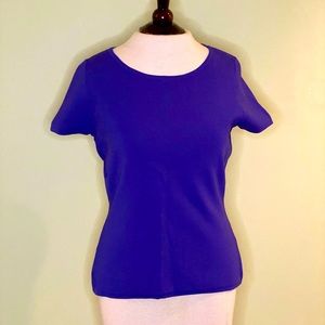 J. LINDEBERG Sz M Royal blue fitted knit golf top slit back detail